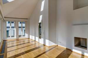 Lichtdurchflutete Penthouse-Wohnung mit Dachterrasse unweit der Münchener City – 81377 Am Waldfriedhof, München – Vorschaubild 2