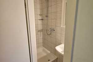 3 Zimmer Altbauwohnung mit Balkonen - Westend Wiesbaden – Bismarckring 8, 65185 Wiesbaden – Vorschaubild 9