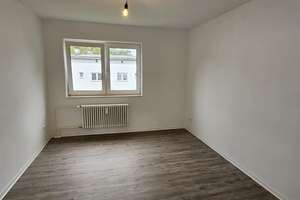 Hier hat jeder Platz: günstig geschnittene 2-Zi.-Wohnung frisch saniert – Kieler Str. 15, 24143 Gaarden-Ost, Kiel – Vorschaubild 3