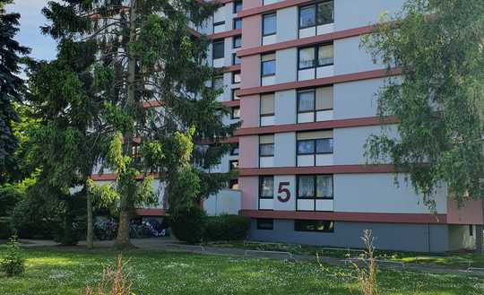 Sonnige 3 Raumwohnung mit 2 Balkone und TG Stellplatz