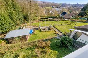 Zukunftsorientiert investieren – Einfamilienhaus mit Garage und Gartenhaus in Ennepetal – Die vollständige Adresse der Immobilie erhältst du vom Anbieter., 58256 Ennepetal – Vorschaubild 2