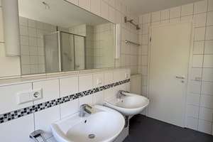 Familienfreundliches Reihenmittelhaus mit Garten und Einbauküche in Düsseldorf-Wittlaer – Nähe ISD** – 40489 Wittlaer, Düsseldorf – Vorschaubild 13