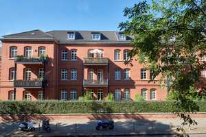 Kapitalanlage: Gehobene 2-Zimmer-Wohnung mit Terrasse in begehrtem Baudenkmal in Derendorf