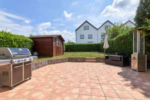 SPACIOUS AND ONLY 13 MINUTES TO CLAY! High-quality corner townhouse with garden, whirlpool, & garage – Die vollständige Adresse der Immobilie erhältst du vom Anbieter., 65203 Biebrich, Wiesbaden – Vorschaubild 5