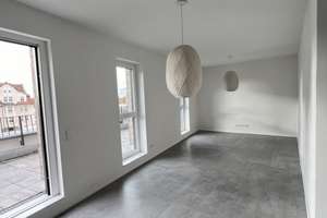 Geschmackvolle, neuwertige 3-Zimmer-Penthouse-Wohnung mit lux. Innenausstattung mit EBK in Erlangen – Die vollständige Adresse der Immobilie erhältst du vom Anbieter., 91054 Altstadt, Erlangen – Vorschaubild 2