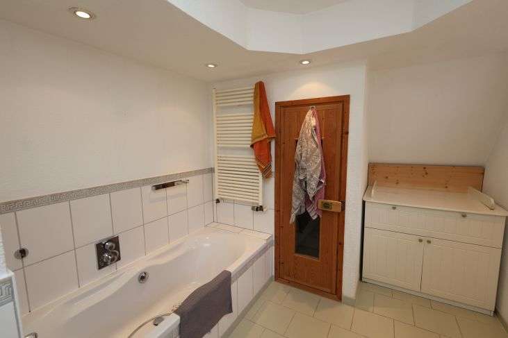 Immobilie in Dörpling - Ehemalige, modernisierte Dorfschule mit Doppelhauskonzept auf idyllischem Grundstück in Dörpling b.  - Bild 32