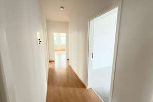 Frisch sanierte, helle 3-Zimmer-Wohnung mit großer Badewanne in Stadtfeld – Die vollständige Adresse der Immobilie erhältst du vom Anbieter., 39108 Stadtfeld Ost, Magdeburg – Vorschaubild 2