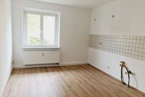 Modernes Laminat  - frei ab 1.2.26 - große Küche – Yorckstraße 43, 9130 Sonnenberg, Chemnitz – Vorschaubild 9