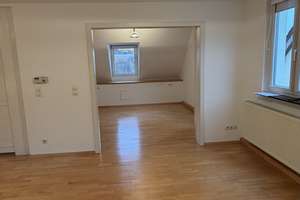 Hochwertige 2-Zimmer-Dachgeschosswohnung  in der Fetzerstraße 9, 70199 Stuttgart – Fetzerstraße 9, 70199 Südheim, Stuttgart – Vorschaubild 2