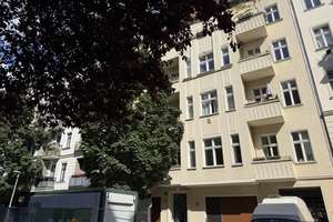 Attraktive Kapitalanlage in Prenzlauer Berg – vermietete 1-Zimmer-Altbauwohnung mit Dielenboden