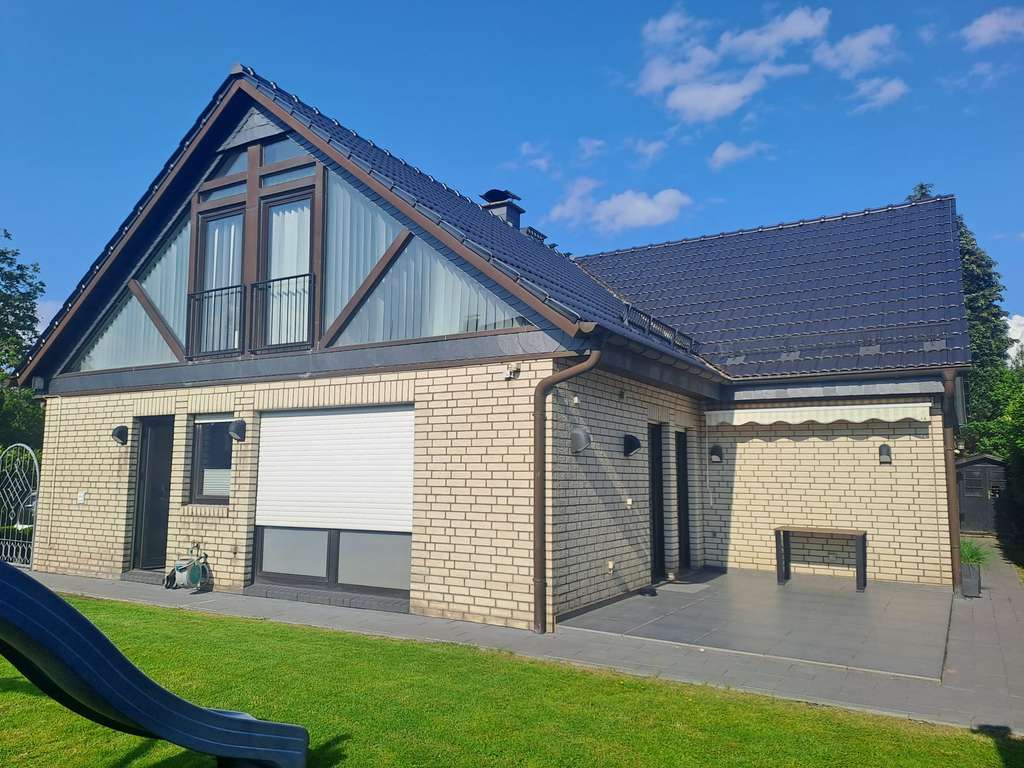 Geräumiges, preiswertes 5-Raum-Einfamilienhaus mit gehobener Innenausstattung in Remscheid Hasenberg