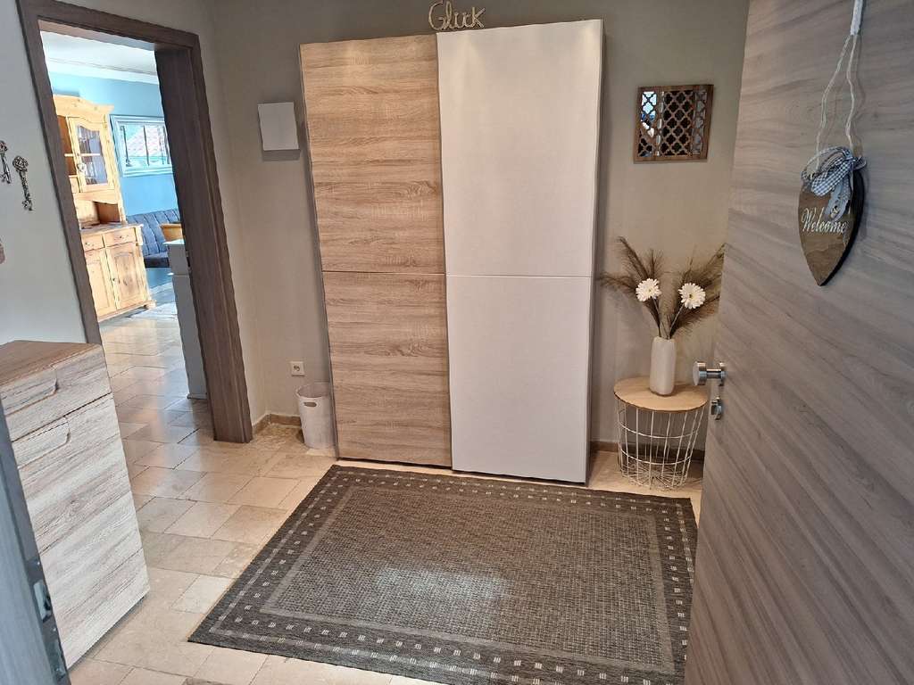 Immobilie in Regenstauf - Großzügige 4,5-Zimmer-Wohnung mit Balkon und Gartenanteil in 4-Familienhaus - Bild 3