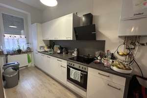 Familie willkommen! 4-Zi.-Erdgeschoßwohnung mit Einbauküche. Nähe Bahnhof Fürth.