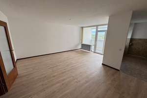 Helle 1,5-Zimmer-Wohnung mit verglaster Loggia, Aufzug und Keller in Köln-Porz – Bochumer Straße 10, 51145 Eil, Köln – Vorschaubild 3