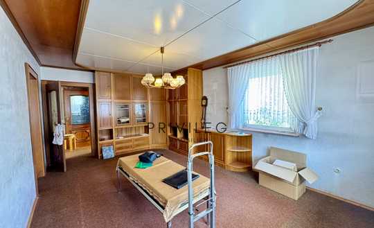 Ein- bis Zweifamilienhaus in Kandel mit weitläufigem Garten