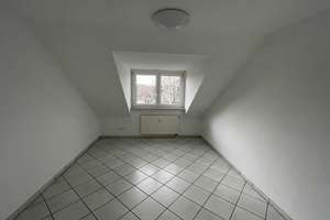 Schöne, helle 3-Zimmer-DG-Wohnung in Heilbronn-Böckingen, Eduard-Bader-Strasse – Eduard-Bader-Strasse 37, 74080 Böckingen, Heilbronn – Vorschaubild 3