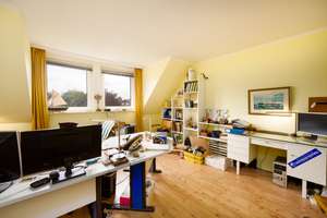 Großes Reihenhaus mit neuer Heizung, Garten, Balkon und Carport in ruhiger Lage Wedels – Die vollständige Adresse der Immobilie erhältst du vom Anbieter., 22880 Wedel – Vorschaubild 9