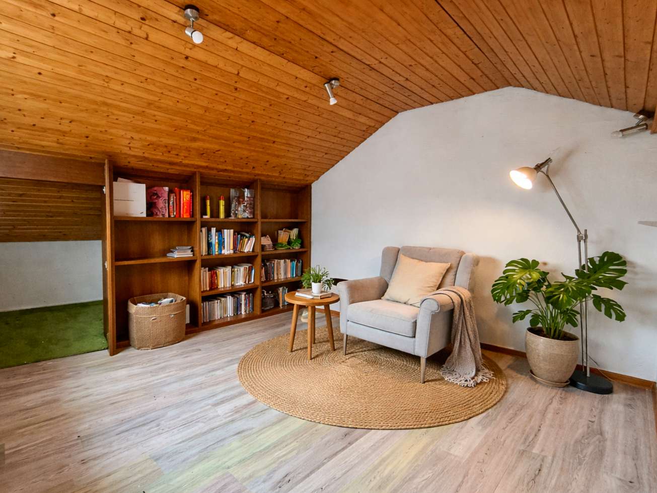 Immobilie in Zeil am Main - Charmantes Einfamilienhaus mit Einliegerwohnung und idyllischem Garten in Zeil am Main - Bild 6