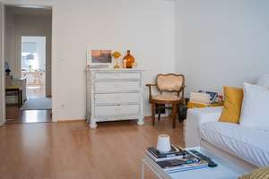 Helle, modernisierte 3-Zimmer-Wohnung mit Gartenblick-Balkon in Düsseldorf-Düsseltal – Die vollständige Adresse der Immobilie erhältst du vom Anbieter., 40239 Düsseltal, Düsseldorf – Vorschaubild 2