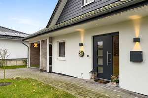 Neuwertiges Einfamilienhaus in Boostedts bester Lage – Die vollständige Adresse der Immobilie erhältst du vom Anbieter., 24598 Boostedt – Vorschaubild 2