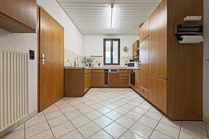Glücksgriff für Familien und Schrauber. 
8 Zimmer auf 149 m². Plus 251 m² Fläche.
2 große Garagen. – Die vollständige Adresse der Immobilie erhältst du vom Anbieter., 72636 Frickenhausen – Vorschaubild 7