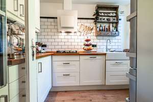 Besondere Immobilie: Winkelbungalow mit PV-Anlage, idyllischem Grundstück, Pavillon und Gartenteich – Die vollständige Adresse der Immobilie erhältst du vom Anbieter., 22547 Lurup, Hamburg – Vorschaubild 14