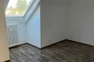 Schöne Dachgeschosswohnung / 3 Zimmer in Mönchengladbach, Nähe  Schmölderpark – Urftstraße 44, 41239 Mönchengladbach – Vorschaubild 7