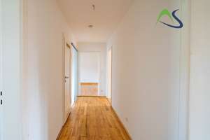 Lichtdurchflutete Vierzimmerwohnung in Innenstadtnähe mit Balkon