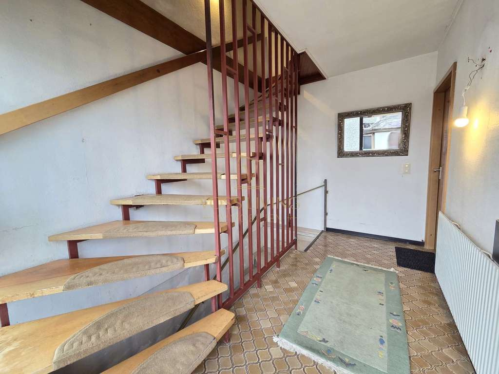 Immobilie in Schöneck - Ein- | Zweifamilienhaus mit Traumgrundstück und Garage in bester Lage von Schöneck - Bild 1