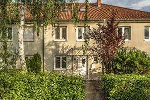 Frisch renoviert & sofort frei: Familienhaus mit Garten, Studio und neuer Heizung