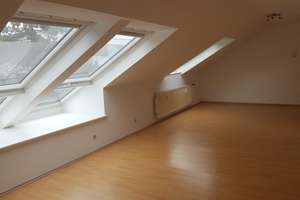 Gepflegte helle 3-Zimmer-Dachgeschosswohnung  in exklusiver Lage von Koblenz-Oberwerth – Die vollständige Adresse der Immobilie erhältst du vom Anbieter., 56075 Oberwerth, Koblenz – Vorschaubild 2
