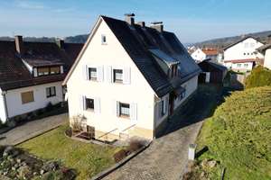 Großzügiges Einfamilienhaus mit vielseitigem Raumangebot und Garten – Die vollständige Adresse der Immobilie erhältst du vom Anbieter., 97846 Partenstein – Vorschaubild 2
