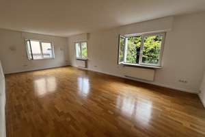 SEHR SCHÖNES EINFAMILIENHAUS MIT STELLPLATZ, DACHTERRASSE UND EINLIEGERWOHNUNG IN KLETTENBERG – Die vollständige Adresse der Immobilie erhältst du vom Anbieter., 50939 Klettenberg, Köln – Vorschaubild 4