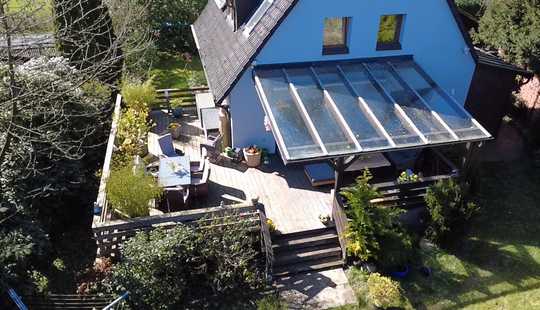 Bild von Idyllisches Zuhause mit traumhaft ruhigem Garten