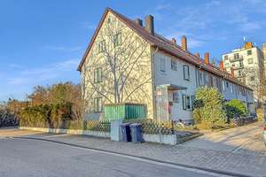 Solides Investment -  gepflegtes Reihenmittelhaus mit zwei vermieteten Wohneinheiten in Germersheim – Die vollständige Adresse der Immobilie erhältst du vom Anbieter., 76726 Germersheim – Vorschaubild 3