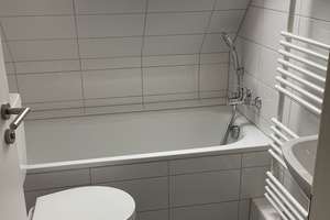 Da kommt man gern Heim: renovierte 1-Zimmer- Dachgeschoss- Wohnung mit Ausblick! – Röntgenstr. 9, 23562 Sankt Jürgen, Lübeck – Vorschaubild 3