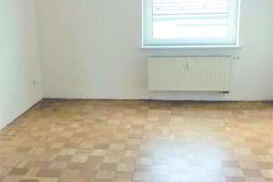 Großzügige 2-Zimmer-Wohnung mit Wannenbad im Erdgeschoss – Am Bocklerbaum 21, 45307 Kray, Essen – Vorschaubild 3