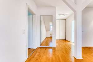 Über den Dächern Münchens – ein Zuhause voller Licht und besonderer Atmosphäre – Die vollständige Adresse der Immobilie erhältst du vom Anbieter., 80336 Sankt Paul, München – Vorschaubild 11