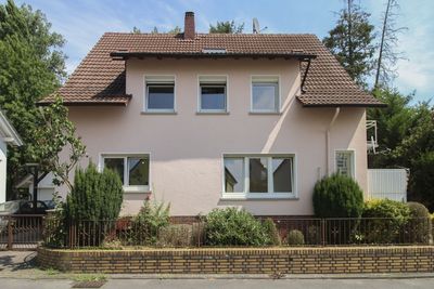 Viel Platz für Generationen – Zweifamilienhaus mit Garten & großem Potenzial in Bad Homburg