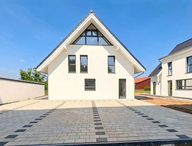 Modernes & effizientes Wohnen: KfW-40 Neubau Doppelhaushälfte in ruhiger Lage!