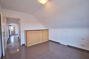 !Provisionsfreie! Gepflegte 4,5-Zimmer DG-Wohnung mit Stellplatz! – Die vollständige Adresse der Immobilie erhältst du vom Anbieter., 73733 Sulzgries, Esslingen am Neckar – Vorschaubild 13