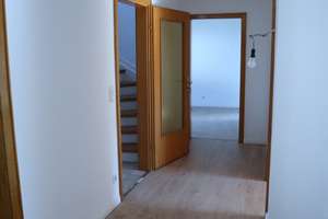 Ruhig wohnen in freistehendem Einfamilienhaus auf zwei Etagen in Solingen – Die vollständige Adresse der Immobilie erhältst du vom Anbieter., 42659 Burg/Höhscheid, Solingen – Vorschaubild 3