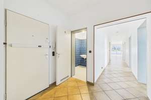 Optimale Grundrissstruktur im renovierungsbedürftigen 4-Zimmer-Wohntraum im beliebten D-Düsseltal – Die vollständige Adresse der Immobilie erhältst du vom Anbieter., 40237 Düsseltal, Düsseldorf – Vorschaubild 13