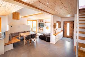 Familienidylle in Seenähe – Energieautarkes A+-Holzhaus mit höchstem Wohnkomfort. – Die vollständige Adresse der Immobilie erhältst du vom Anbieter., 83358 Seeon-Seebruck – Vorschaubild 2