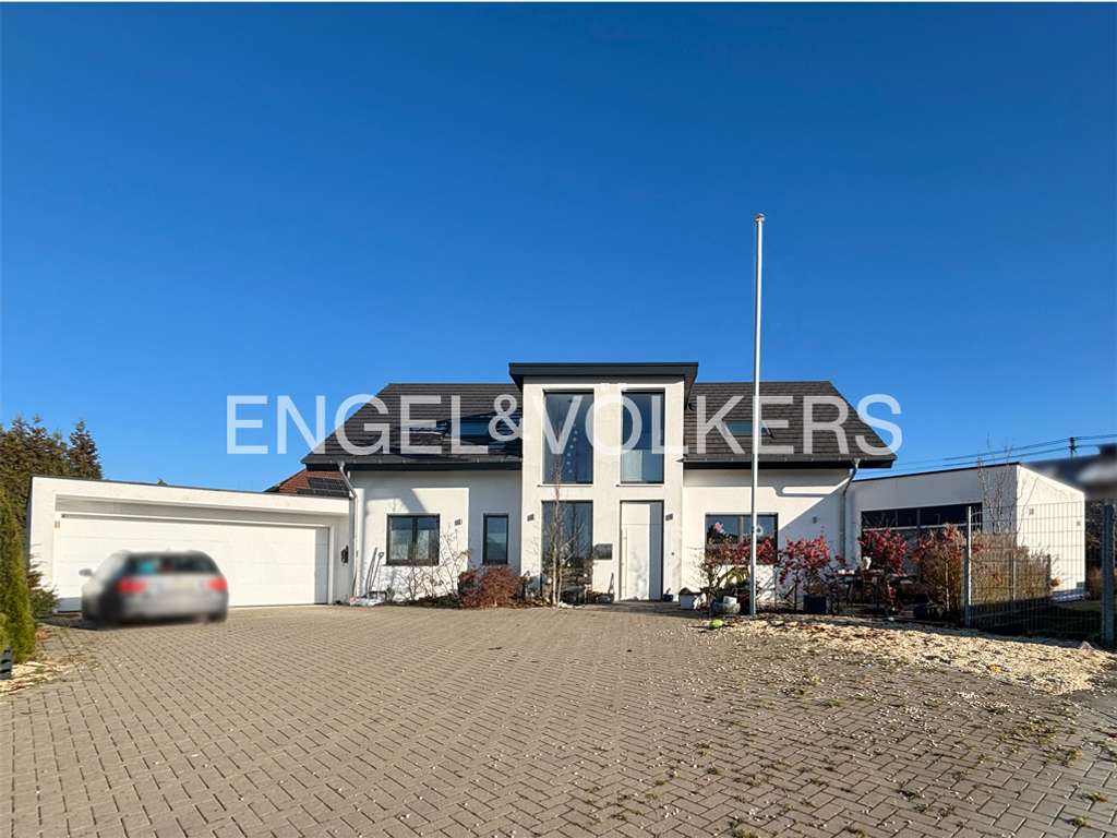 Immobilie in Pleckhausen - Großes Einfamilienhaus mit Doppelgarage in guter Lage - Bild 0