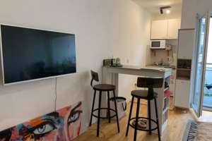 Helles, möbliertes 1-Zimmer-Apartment mit Balkon in zentraler Lage – Konradinstraße 10, 81543 Untergiesing, München – Vorschaubild 2