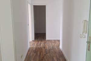 4 Zimmer - Einbauküche - Aufzug - Badewanne - Abstellkammer – 39124 Neue Neustadt, Magdeburg – Vorschaubild 5