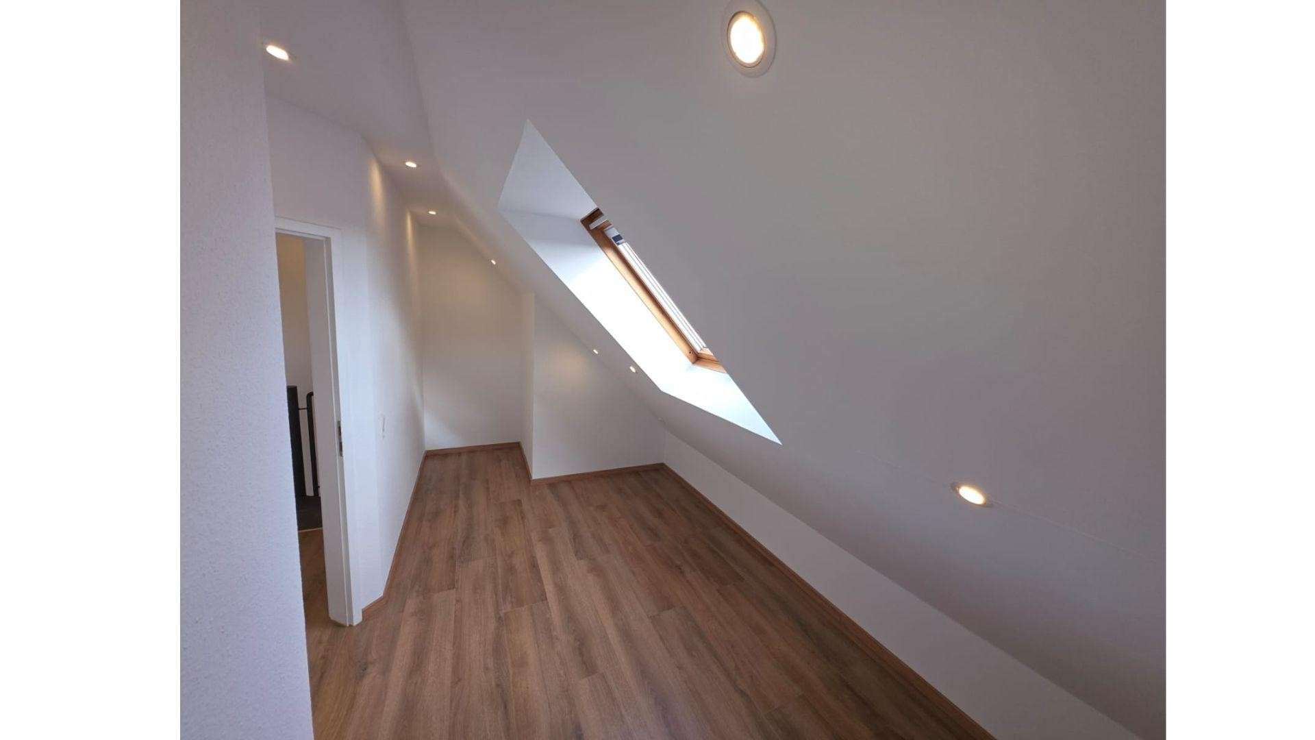 Immobilie in Offenbach an der Queich - Wohngefühl 95m²: Sanierte Maisonette | EBK | 2 Stellplätze | 125kWh | 950€ Mietwert! - Bild 14