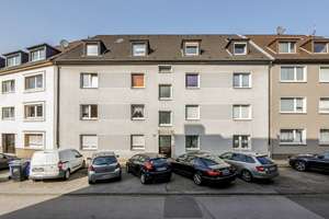 City-Flair! Modernisierte 2,5-Raum-Wohnung mit rd. 80 m², Tageslichtbad und Loggia im Südostviertel