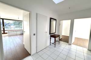 Im Herzen von Blankenese: Helles 3-Zi.-Penthouse mit großer Dachterrasse, 2 Bädern + TG-St.pl. – Die vollständige Adresse der Immobilie erhältst du vom Anbieter., 22587 Blankenese, Hamburg – Vorschaubild 2